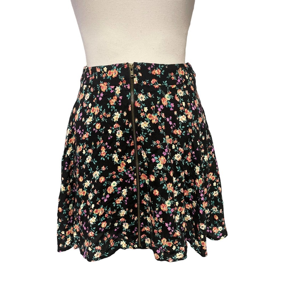 FOREVER 21 Floral A-line miniskirt perfect 4 Taylor Swift show! - Picture 2 of 8
